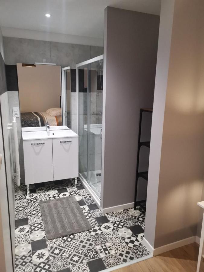Cosy et moderne en centre ville, fibre haut débit Ernée Extérieur photo