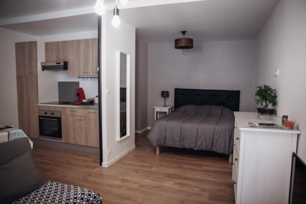 Cosy et moderne en centre ville, fibre haut débit Ernée Extérieur photo