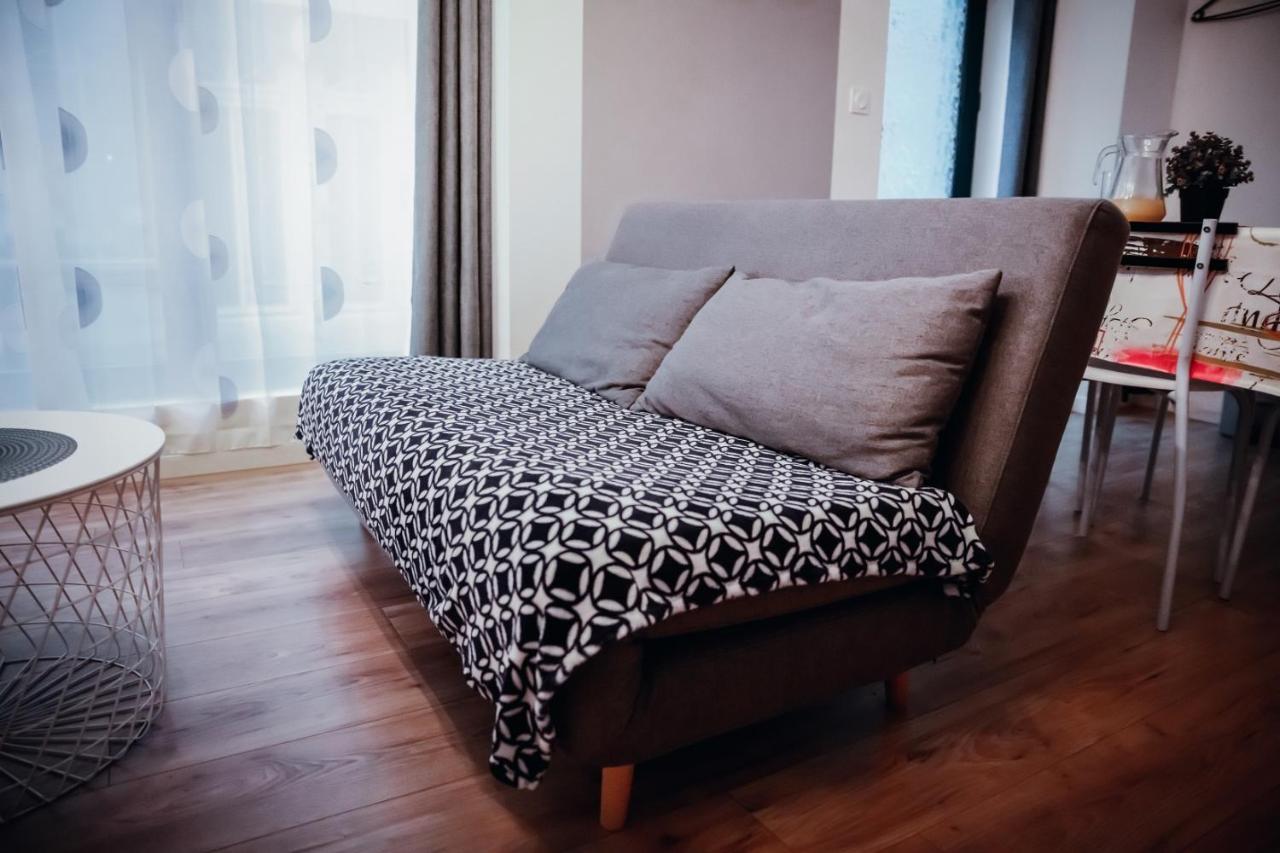 Cosy et moderne en centre ville, fibre haut débit Ernée Extérieur photo